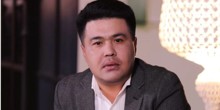 "Маңдайымызға жазылған тағдыр шығар": "Жігіттер" тобының әншісі балалық шағы туралы айтты