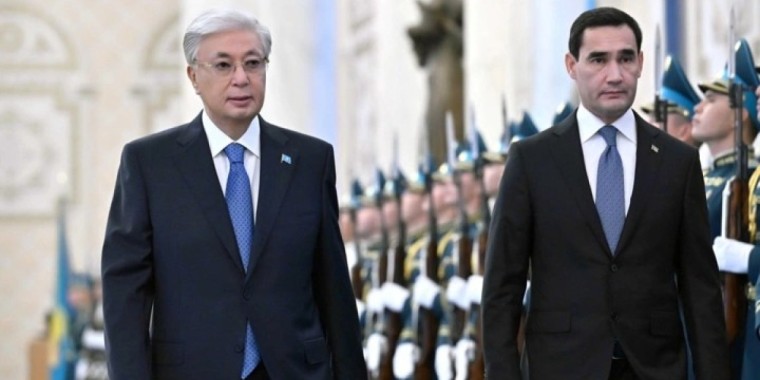 Тоқаев Ақордада Сердар Бердімұхамедовті қарсы алды