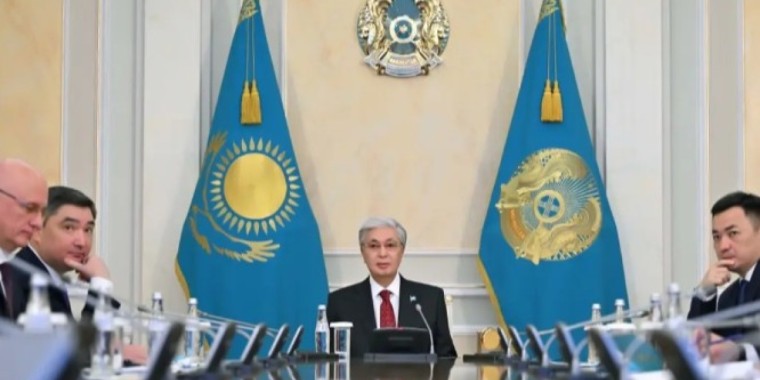 «Тиісті құжат қабылдамай отыр»: Президент Үкіметке шұғыл тапсырма берді