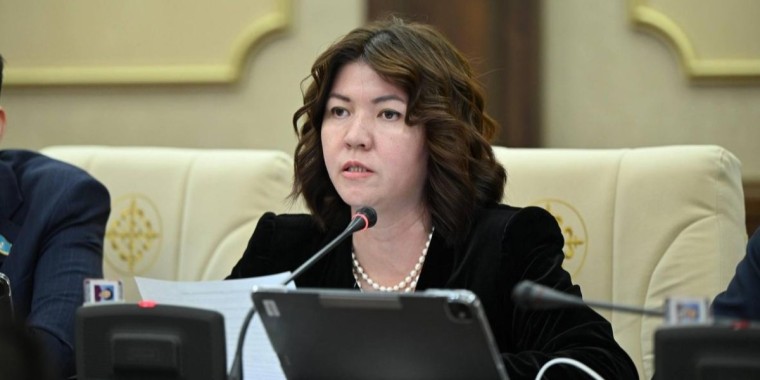 Жалақы көтеріле ме? Еліміздің бас педагогы көпшілікті толғандырған үлкен проблеманы айтты (ВИДЕО)