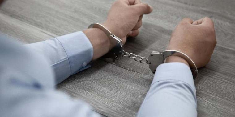 Кәсіпкерге 22 рет пышақ сұққан күдікті Ресейге қашқан