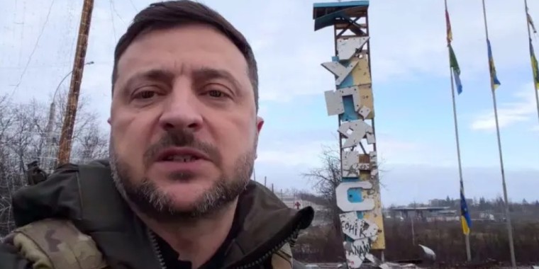 Зеленский Ресей “басып алған” Купянск қаласына барды