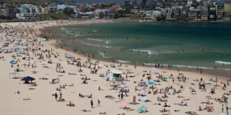 Қаза тапқандар бар: Австралияда Ханука тойланып жатқан жағажайда атыс болды