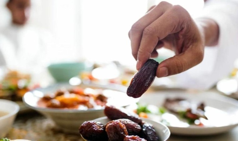 Цифрлы ораза деген шықты. Дінтанушы ауызашардан фото, видео салатындарға кеңес берді