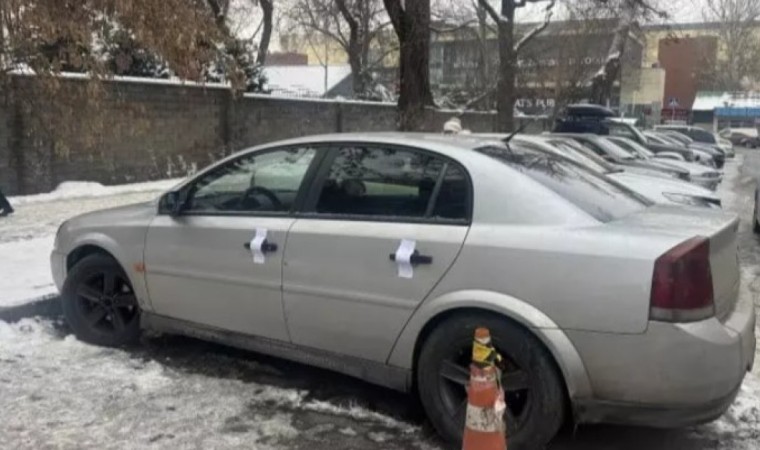 Семейде көліктің ішінен екі адамның мәйіті табылды