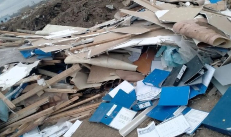 Атырауда қоқыс арасынан науқастардың деректері табылды