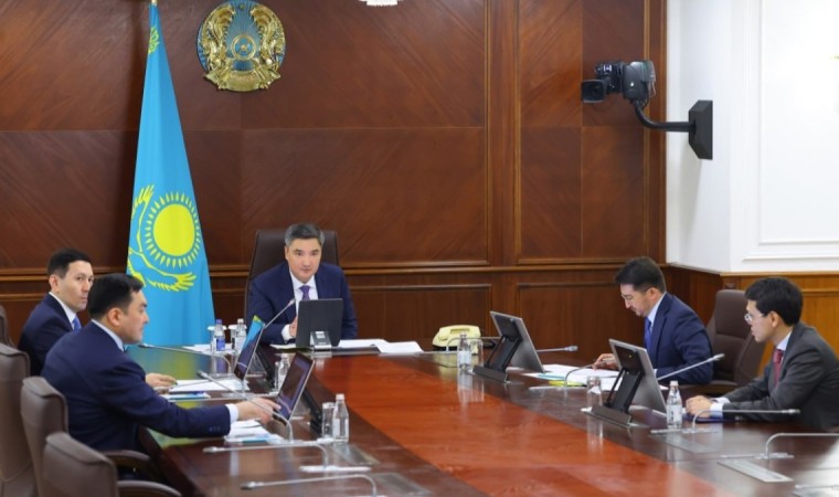 Бектенов «Деректерді өңдеу орталықтары алқабы» жобасын жүзеге асыру бойынша кеңес өткізді