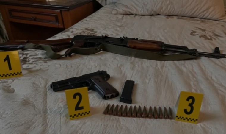 Әбенов Назарбаев университеті пәтеріндегі қарулы кісілер туралы ақпарат таратты