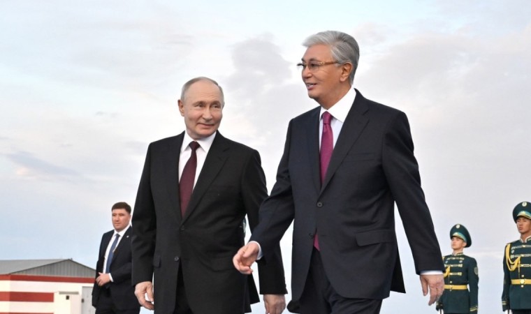 Тоқаев Путинді елорда әуежайында қарсы алды