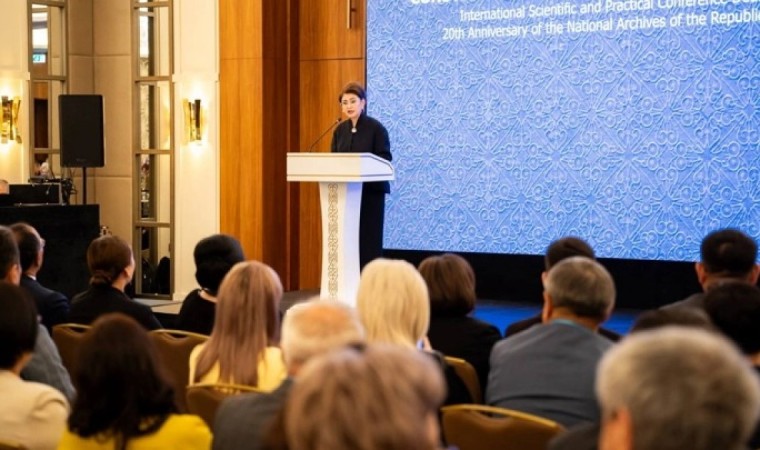 Тоқаев Ұлттық архив ұжымын 20 жылдық мерейтойымен құттықтады