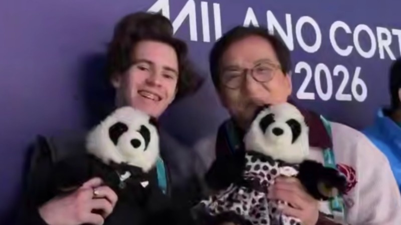 Михаил Шайдоровтың өнер көрсеткен гала-концертіне Джеки Чан келді