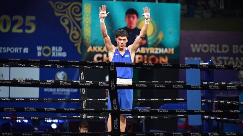 Сабыржан Аққалықов өзбек боксшысын жеңіп, Азия чемпионы атанды