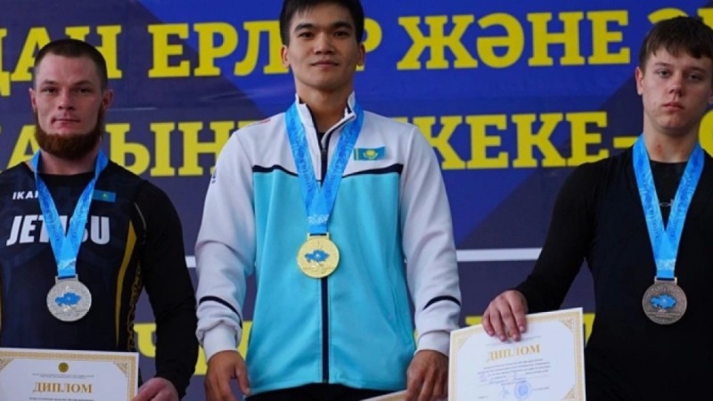 Ауыр атлетика: Қазақстан чемпионатында жеті рекорд жаңарды