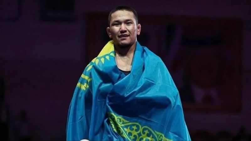 Мерей Базарбаев әлем чемпионы атанып, қазақ күресінің тарихына енді