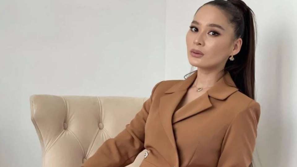 Индира Елемес 10 жыл бойы сүймеген адаммен тұрғанын айтты