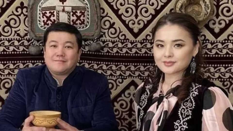 Қойылым ғана. Мөлдір Мұқанның ажырасқанына журналист күмән білдірді