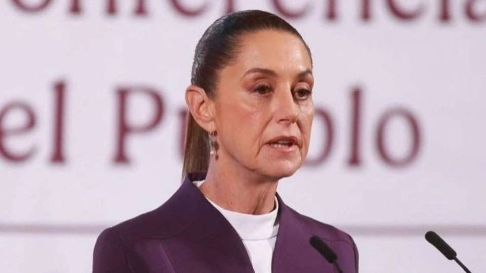 Мас ер адам қоғамдық іс-шарада президентті сүюге оқталды