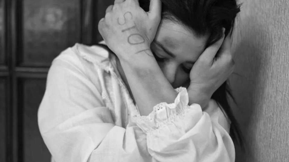 Ақтөбеде 17 жастағы қызды жылдар бойы зорлап, 2 мәрте түсік жасатып, спираль салдыртқан