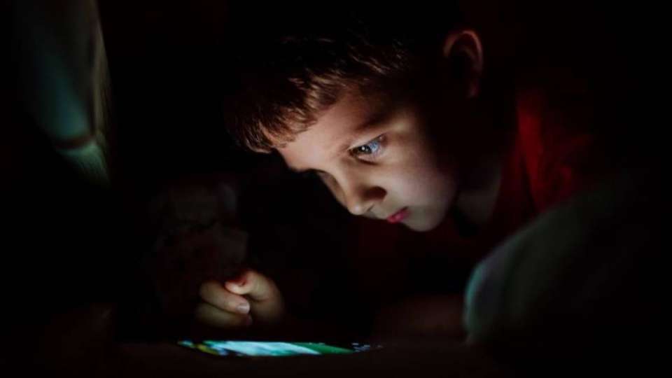 Данияда балаларға әлеуметтік желі қолдануға тыйым салынады