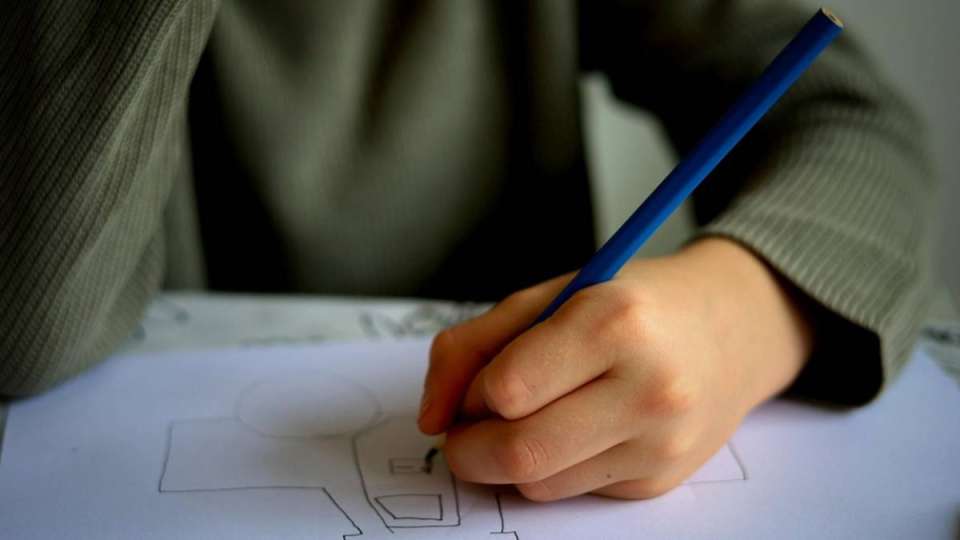 Ақтау мектептеріне шабуыл жайындағы қауесеттен кейін оқушылардың жартысы сабаққа келмеген