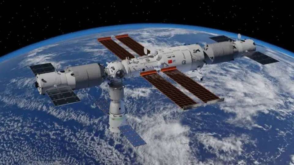 Қытай космосқа жіберген 3 ғарышкерін Жерге қайтара алмай отыр