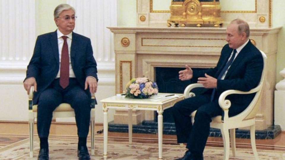 Кремльде Тоқаев пен Путиннің бейресми жеке кездесуі өтеді