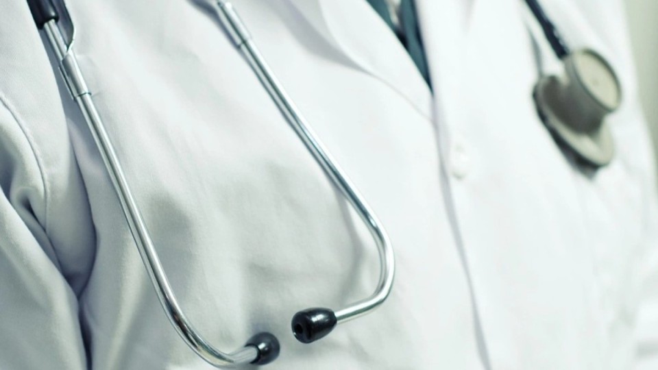 Дәрігерді соққыға жыққандарға жаза күшейтіледі