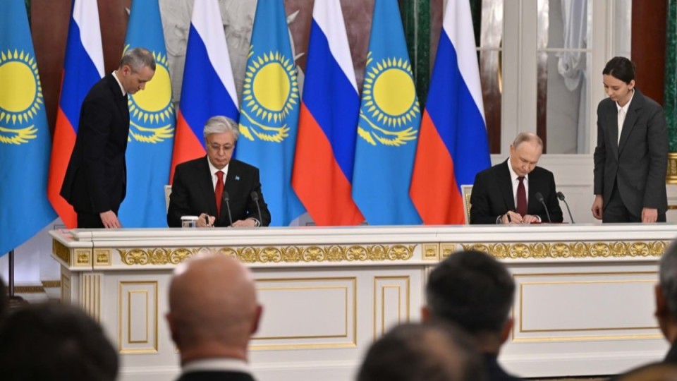 Тоқаев пен Путин бірқатар маңызды құжатқа қол қойды