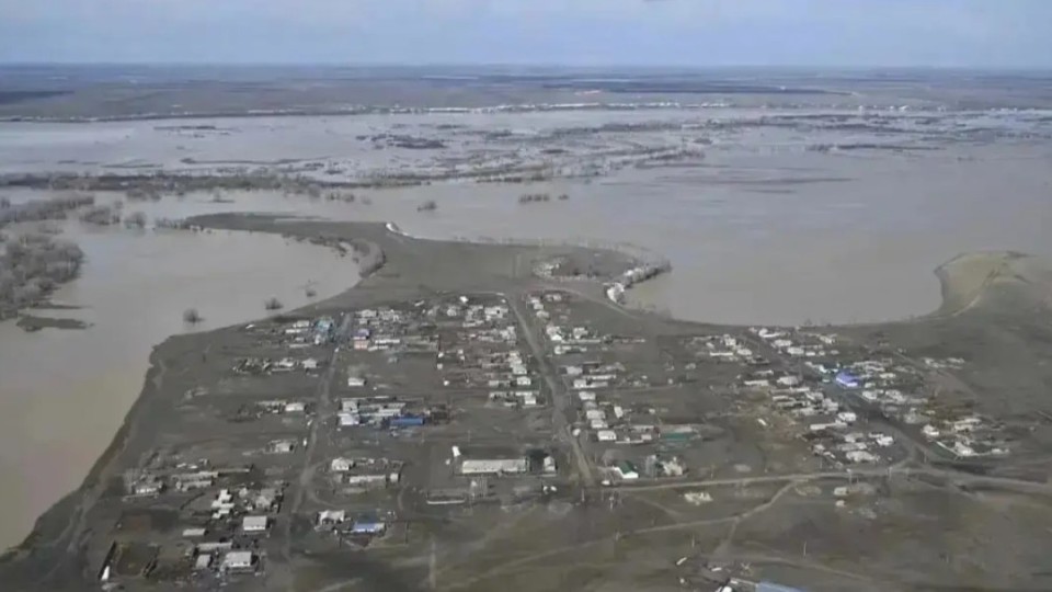 Шенеуніктер су тасқынына бөлінген 300 млн теңгені жымқырған