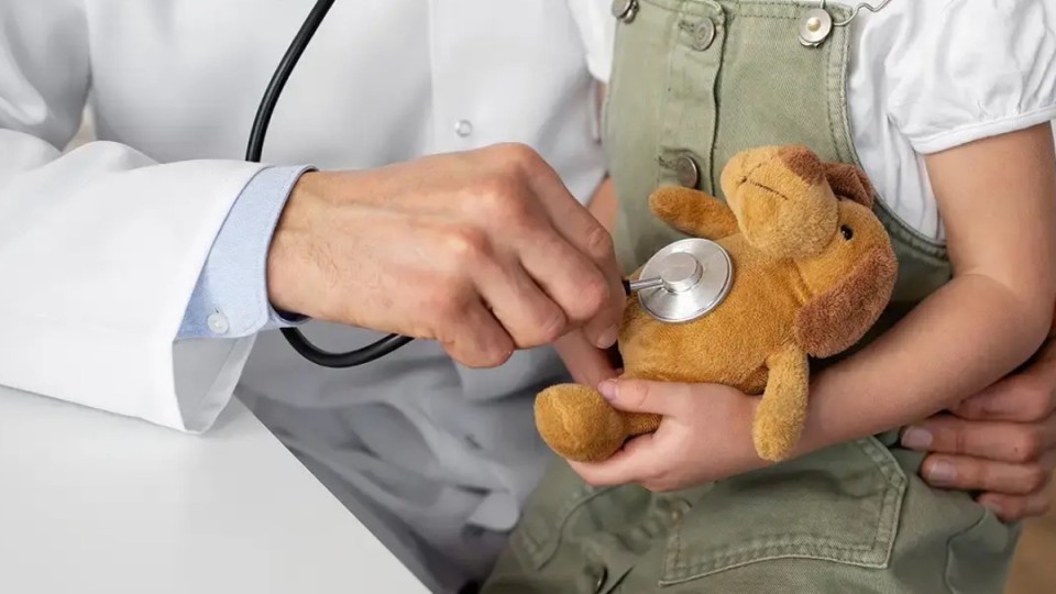 Алматы облысында бес балаға иіс тиді