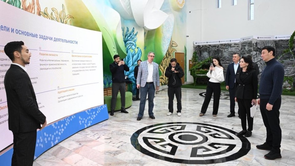 Алматы әкімі Дархан Сатыбалды Оқушылар сарайы мен Алматы музейінің жұмысымен танысты