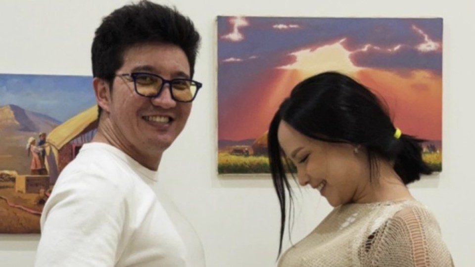 Әнші Айқын Төлепберген нәрестелі болды