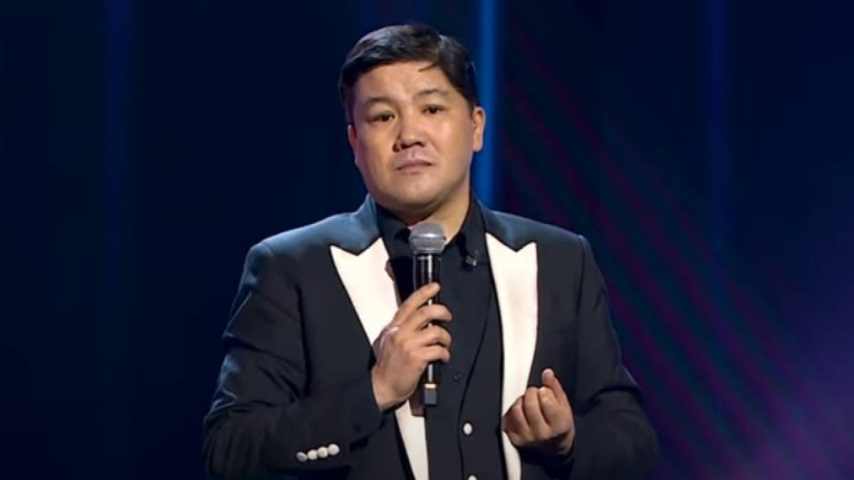 "Туған ағам": Тұрсынбек Қабатовтың концертінде ел күтпеген тосын жайт орын алды (ВИДЕО)