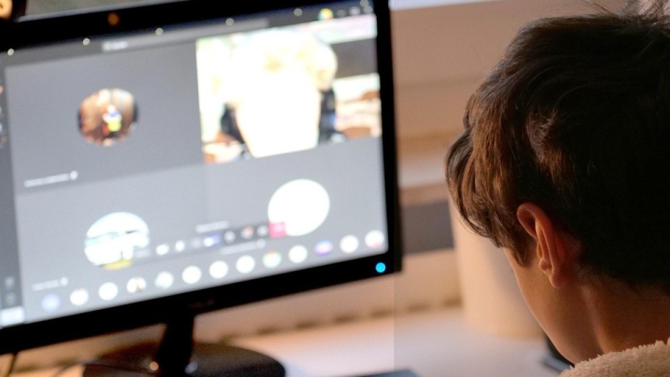 Астанада оқушылары оқудың онлайн форматына жіберілді