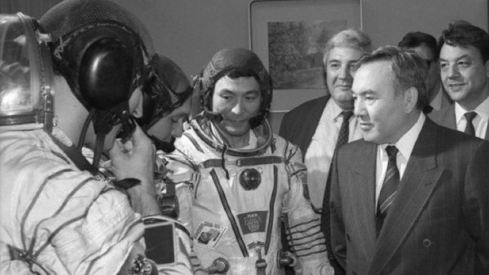 "Ашуланып, қатты-қатты сөз айттым": Тоқтар Әубәкіров Назарбаевқа неліктен ұрсып берді? (ВИДЕО)