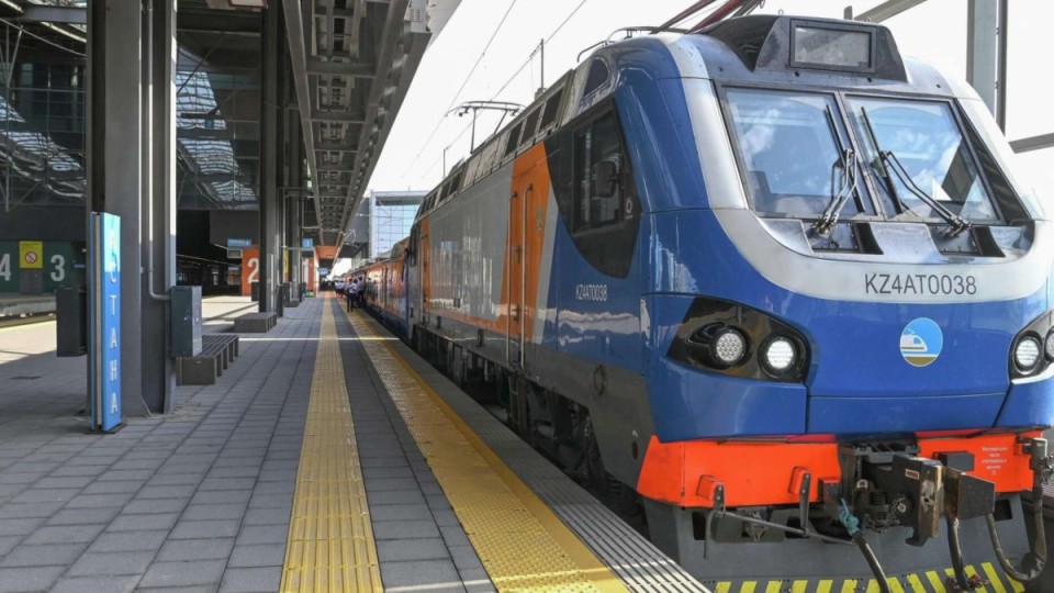 Қайғылы жағдай. 2 бала жан сақтау бөліміне түсіп, 52 жолаушы уланған