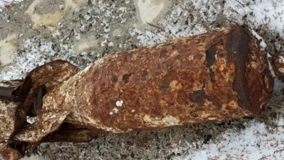 Ақтау маңынан ескі авиабомба табылды: Оқиға орнына саперлер шақырылды