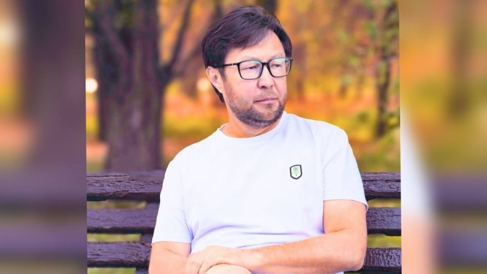 "Асыға күткен қуаныш": Белгілі ақын Ақберен Елгезектің қызы дүниеге келді