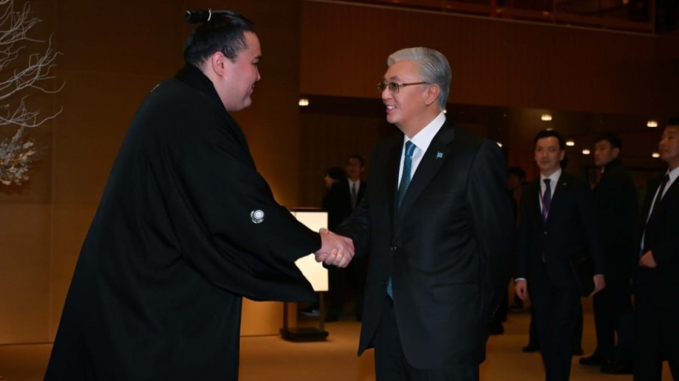 Президент Токиода кәсіпқой сумошы Ерсін Балтағұлмен кездесті