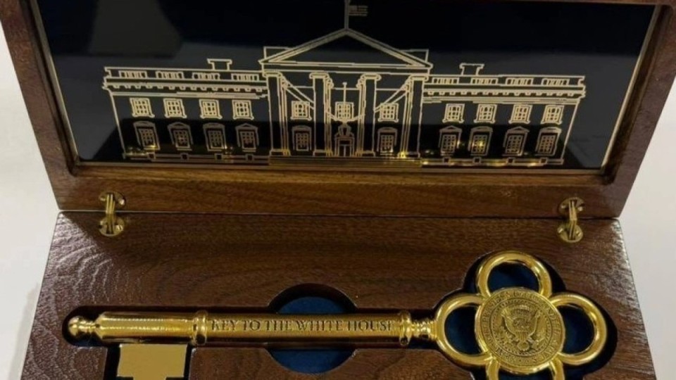 Трамп Қасым-Жомарт Тоқаевқа жылы лебізін жолдады