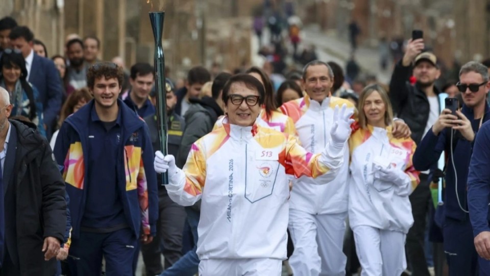 Джеки Чан Олимпиада ойындарының эстафетасына қатысты