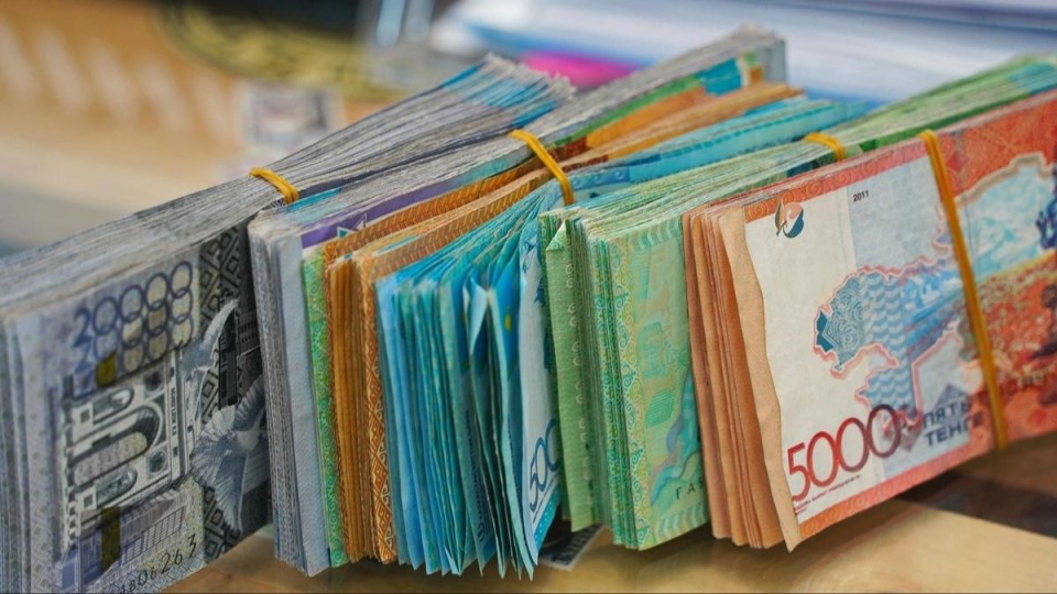 Жаңа жыл қарсаңында мектеп мұғалімдеріне қомақты сыйақы беріле ме?