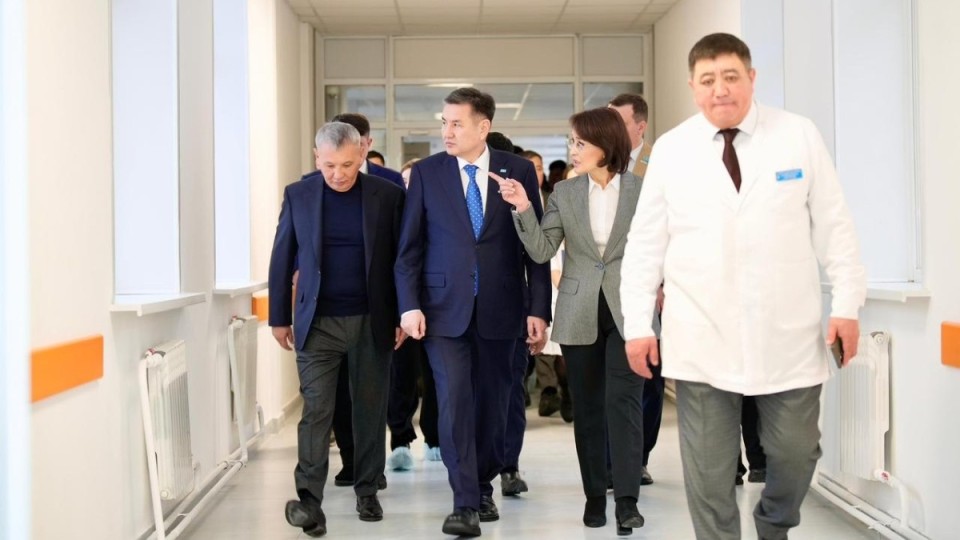 Сақтағанов пен Әлназарова Риддердегі жаңа аурухана кешенін аралап көрді