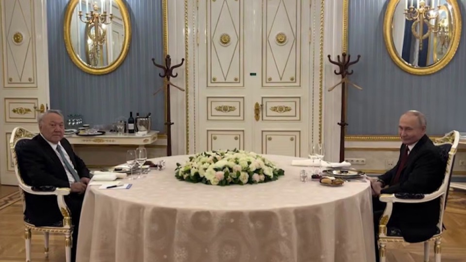 Назарбаев пен Путин Кремльде кездесті