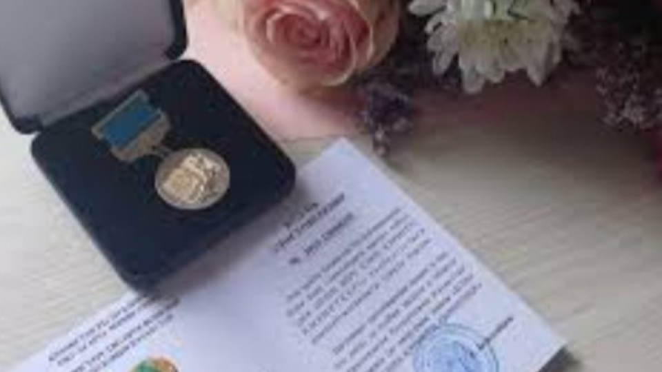 Мұғалімдер мың доллардан төлегенімен, атақсыз да, ақшасыз да қалды