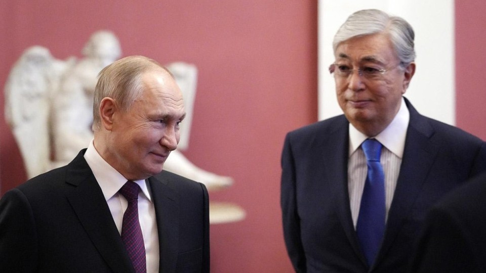 Путин Назарбаевпен кездескен соң енді Тоқаевқа қоңырау шалды