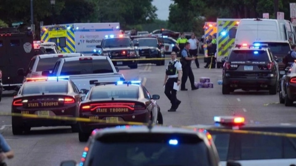 АҚШ-та шекарашылар оқ атып, екі адам жарақат алды