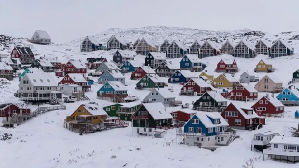 Еуропа Гренландияға әскер жібере бастады