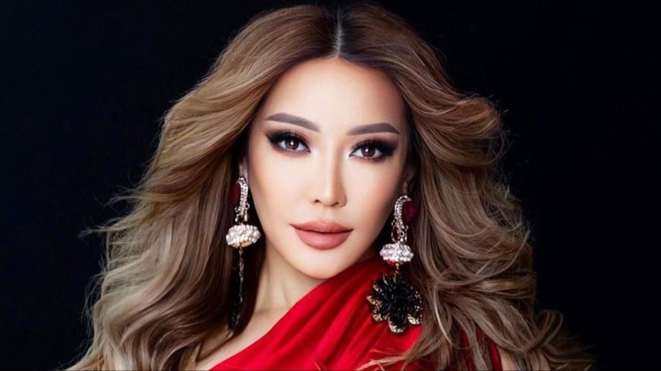 "Шашынан тартып сүйреген": Танымал әнші Маржан Арапбаеваны күйеуі ұрып-соққан (ФОТО)