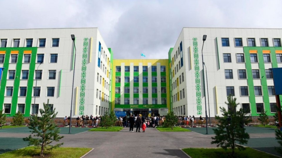 Үкімет жекеменшік мектептер мен клиникаларды қаржыландыруды қайта қарамақ